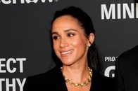 メーガン妃の動画が「無神経」すぎる...ダイアナ妃をめぐる大論争に発展