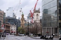 ロンドンで放棄される教会が増加、その驚きの行く末は？