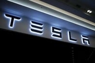 テスラ初の自動走行死亡事故、車両欠陥の証拠ない＝米運輸省