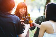 日本の感染拡大の一因は「飲み会文化」