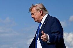 トランプ支持率、圧勝した11州でも「不支持」が上回る異変