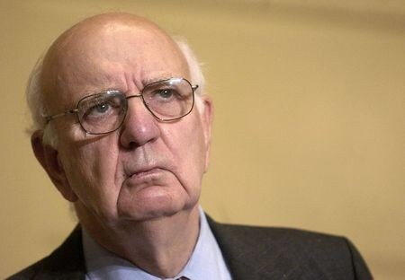 　米ＦＲＢ議長を１９７９年から８年間務め、積極的な利上げで高インフレを抑え込んだことで知られるポール・ボルカー氏（写真）が９日、死去した。９２歳だった。同氏の娘が明らかにした。ニューヨークで２００５年９月撮影（２０１９年　ロイター/Chip East）
