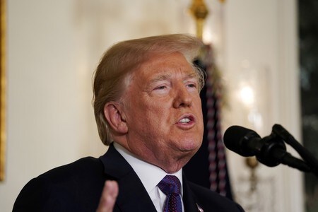 　　４月１３日、トランプ米大統領（写真）は、シリアのアサド政権の化学兵器関連施設を標的とした精密攻撃を指示し、米英仏軍は共同で１４日未明にシリアを攻撃（２０１８年　ロイター/Yuri Gripas）