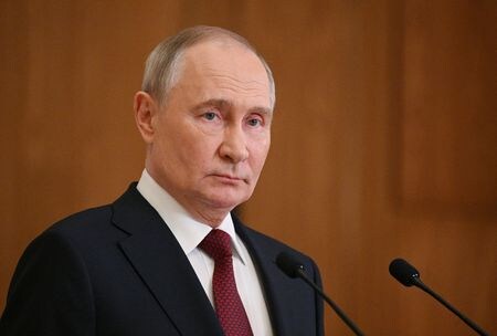 ロシアのプーチン大統領は２４日、ウクライナ戦争やエネルギー価格などについて、米国のトランプ大統領と協議する用意があると表明した。２０２４年１１月撮影（２０２５年　ロイターSputnik/Ramil Sitdikov/Kremlin via REUTERS）