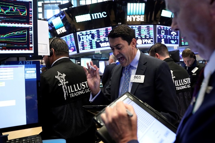 アメリカ株は8月4日、ダウ工業株30種平均が2万2000ドルの大台を超えた（写真は7月）　Brendan McDermid-REUTERS