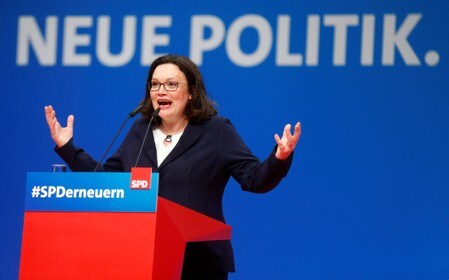 　４月２２日、ドイツ第２党の社会民主党（ＳＰＤ）は２２日に党大会を開き、アンドレア・ナーレス氏を党首に選出した。党首に選出され発言する同氏。ヴィースバーデンで撮影（２０１８年　ロイター／Ralph Orlowski）