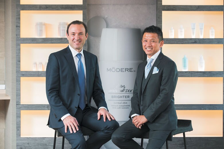 モデーア最高責任者のロバート・S・コンリー氏（左）と、モデーアジャパン合同会社 社長の大井盛夫氏（右）