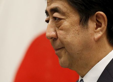 　８月１４日、安倍晋三首相が戦後７０年談話を発表。写真は首相官邸で談話を発表する同首相（２０１５年　ロイター/Toru Hanai）