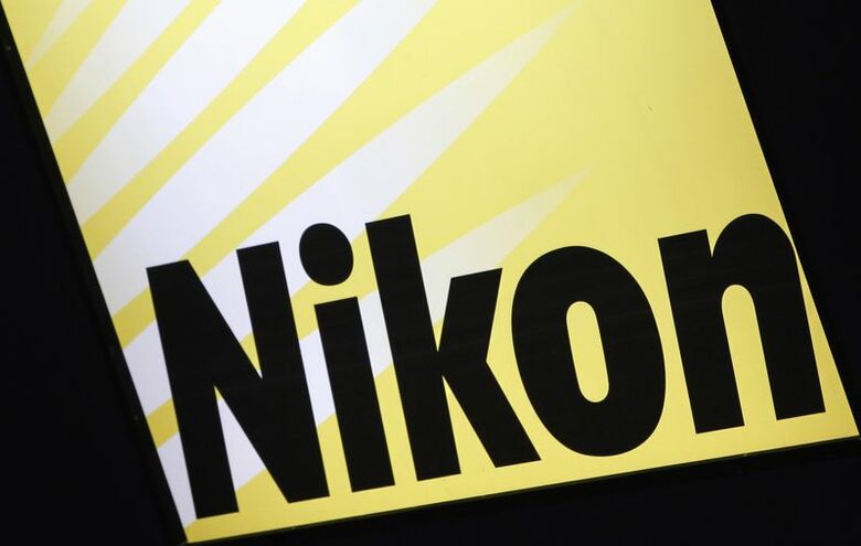 写真はニコンのロゴ。2012年6月、東京で撮影。REUTERS/Yuriko Nakao