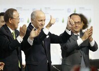COP21がパリ協定を採択し閉幕、化石燃料依存からの歴史的転換に