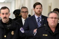 FBI副長官が辞任、トランプからの批判受け