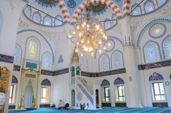 なぜイスラーム圏では神を描かないのか...「声の文化」と「文字の文化」の世界