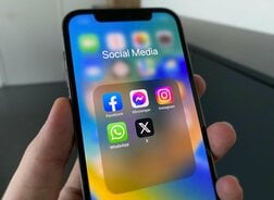 不安やうつと強く関連するSNSでの「ある行動」　新研究