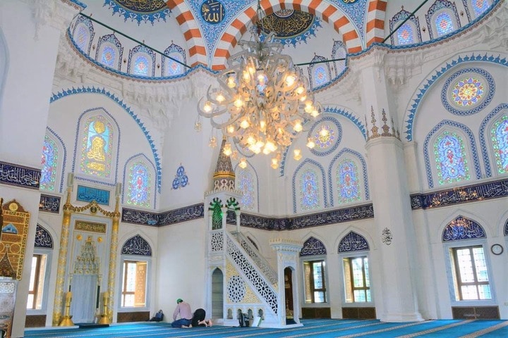 東京ジャーミイの内観　nyiragongo-iStock