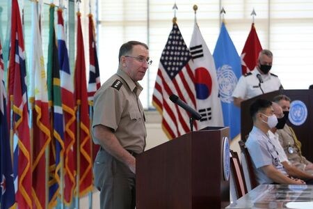 在韓米軍のエイブラムス司令官は１０日、北朝鮮が来月の軍事パレードの前に「攻撃」を用意している兆候は見られないとの見解を示した。韓国坡州市で７月代表撮影（２０２０年　ロイター）