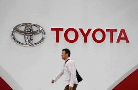 　１２月６日、トヨタ自動車は、エンジン、トランスミッション、ハイブリッドシステムを一新した新型パワートレーンを発表した。写真は同社のロゴ。都内で６月撮影（２０１６年　ロイター／Toru Hanai）