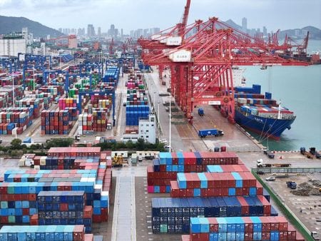 中国財政省は２月４日、米国の対中国追加関税への対抗措置として、米国からの輸入品に２月１０日から最大１５％の追加関税を課すと発表した。写真は江蘇省の連雲港。チャイナ・デーリー提供（２０２５年　ロイター）
