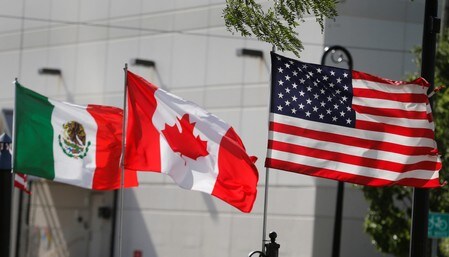 　米国とカナダ、メキシコ政府の代表は、北米自由貿易協定（ＮＡＦＴＡ）に代わる新協定のＵＳＭＣＡ（米国・メキシコ・カナダ協定）について、２７日にワシントンで協議する。写真は２０１８年８月、米ミシガン州デトロイトで撮影（２０１９年　ロイター/Rebecca Cook）
