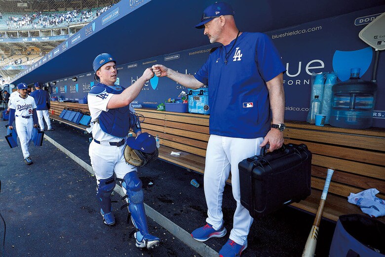 「捕手のウィル・スミス（左）も大谷同様、一喜一憂しない」と語るウォーカー（右）　RONALD MARTINEZ/GETTY IMAGES