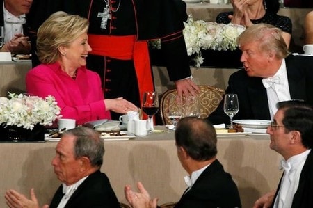 　１０月２３日、米大統領選の共和党候補トランプ氏陣営の選対本部長ケリーアン・コンウェイ氏はトランプ氏は民主党のヒラリー・クリントン候補に「後れを取っている」と認めた。２１日にニューヨークで行われたチャリティーイベントに出席した両候補（２０１６年　ロイター／Jonathan Ernst）