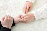 日本人はなぜそんなに愛情を言葉にしないのか、外国人が心から感じる不思議