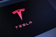 米テスラ、デンマークで監視付き先進運転支援システム導入へ