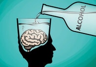 ほどほどでも飲酒を続けると脳には有害？