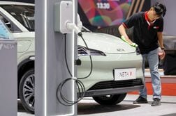 インドネシア、ＥＶ販売促進へ数週間内に支援策　財務相が表明