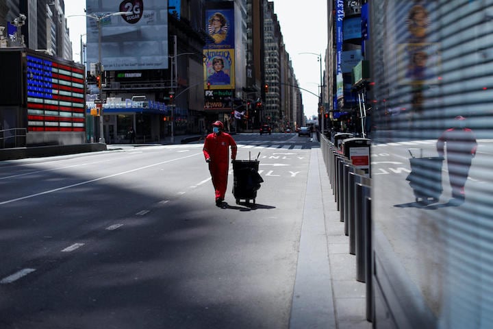 タイムズ・スクエアがゴーストタウンになるほどの強硬策が奏功した？　Mike Segar-REUTERS
