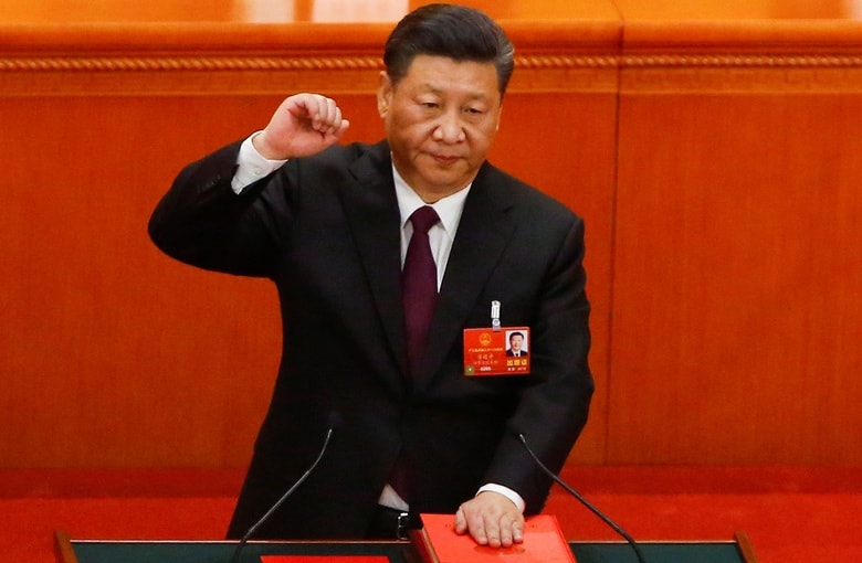 3月3月17日、国家主席に再任されて憲法に誓いを立てる習近平国家主席  Thomas Peter-REUTERS