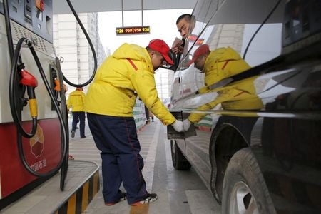 　２月４日、原油先物価格はアジア市場で反発している。写真は北京で２０１６年３月撮影（２０２０年　ロイター／Kim Kyung-Hoon）