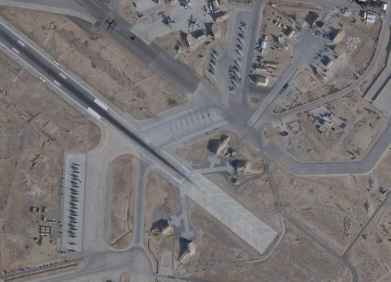 ２月２日、ヨルダンにある米軍のアズラク基地を撮影した衛星画像　 PLANET LABS PBC/Handout via REUTERS