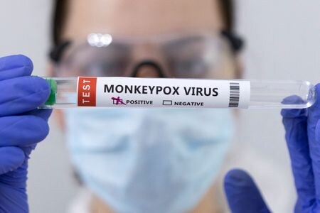 　５月２４日、世界保健機関（ＷＨＯ）は、サル痘の今回の流行はまれな現象だが、「封じ込めが可能」であり、流行は限定的との見解を示した。２３日撮影（２０２２年　ロイター／Dado Ruvic）