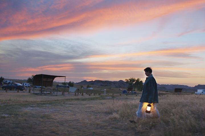 旅のなかで過去やしがらみから解き放たれる...... (C) 2021 20th Century Studios. All rights reserved.