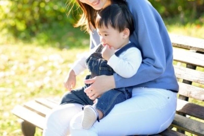 若年女性の流出は少子化とも関係する地方の深刻な問題　photoAC