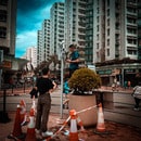 香港のAI顔認識カメラ急増とゴミのポイ捨て罰金57,000円──罰金が守る街の秩序