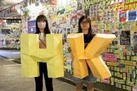 【デモ隊の告白11】「レノンウォールの『成長』に衝撃を受けた」見守る香港女性たち