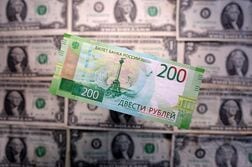 ロシア輸入増が通貨ルーブルを圧迫、5月以降に対ドル約20％安
