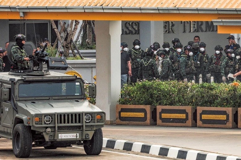 ミャンマーの詐欺拠点からタイに移送された中国出身者（今年2月）　CHALINEE THIRASUPAｰREUTERS