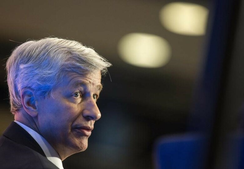 １１月１０日、ＣＮＢＣによると、トランプ次期米大統領はＪＰモルガンのダイモンＣＥＯ（写真）を財務長官に起用することを検討している。写真は２０１４年１０月ワシントンで撮影（２０１６年　ロイター/Joshua Roberts）