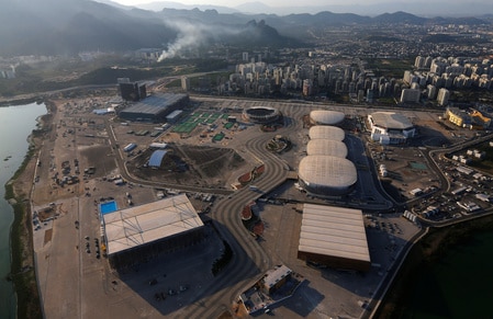 　６月７日、ブラジル連邦警察は、リオデジャネイロ五輪の競技会場の建設を請け負った複数の建設会社が連邦予算を横領した疑いがあるとして、会場建設現場の事務所に強制捜査を行った。写真はリオデジャネイロで４月撮影（２０１６年　ロイター/Ricardo Moraes）