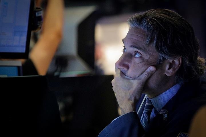 株価が今年最大の下げを演じた8月5日、米株式市場は人民元の歴史的安値に反応した（ニューヨーク証券取引所）　Brendan McDermid-REUTERS