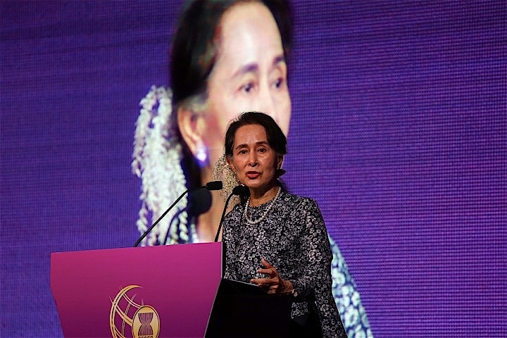 ASEANビジネス・投資サミット2018（ABIS2018）でミャンマーへの投資を訴えるスー・チー　Athit Perawongmetha / REUTERS
