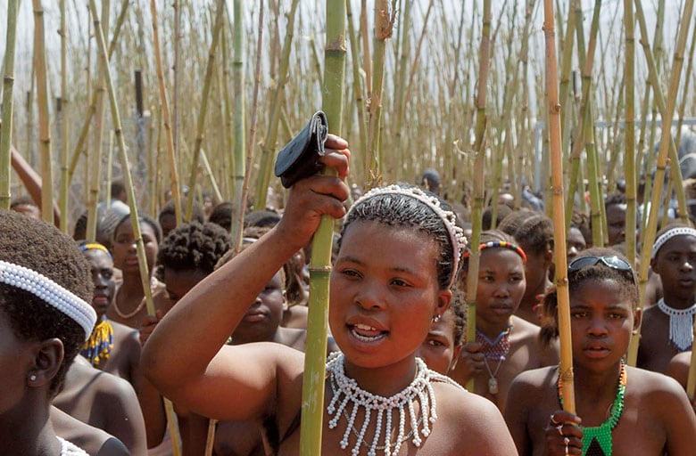 処女に意味を持たせるのは男性社会ならではの特徴と擁護する向きも（リード・ダンスの参加者）　Rogan Ward-REUTERS