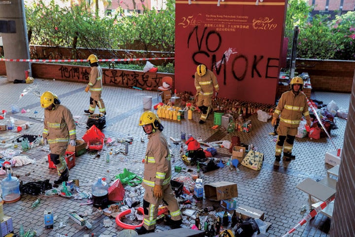 THOMAS PETER-REUTERS