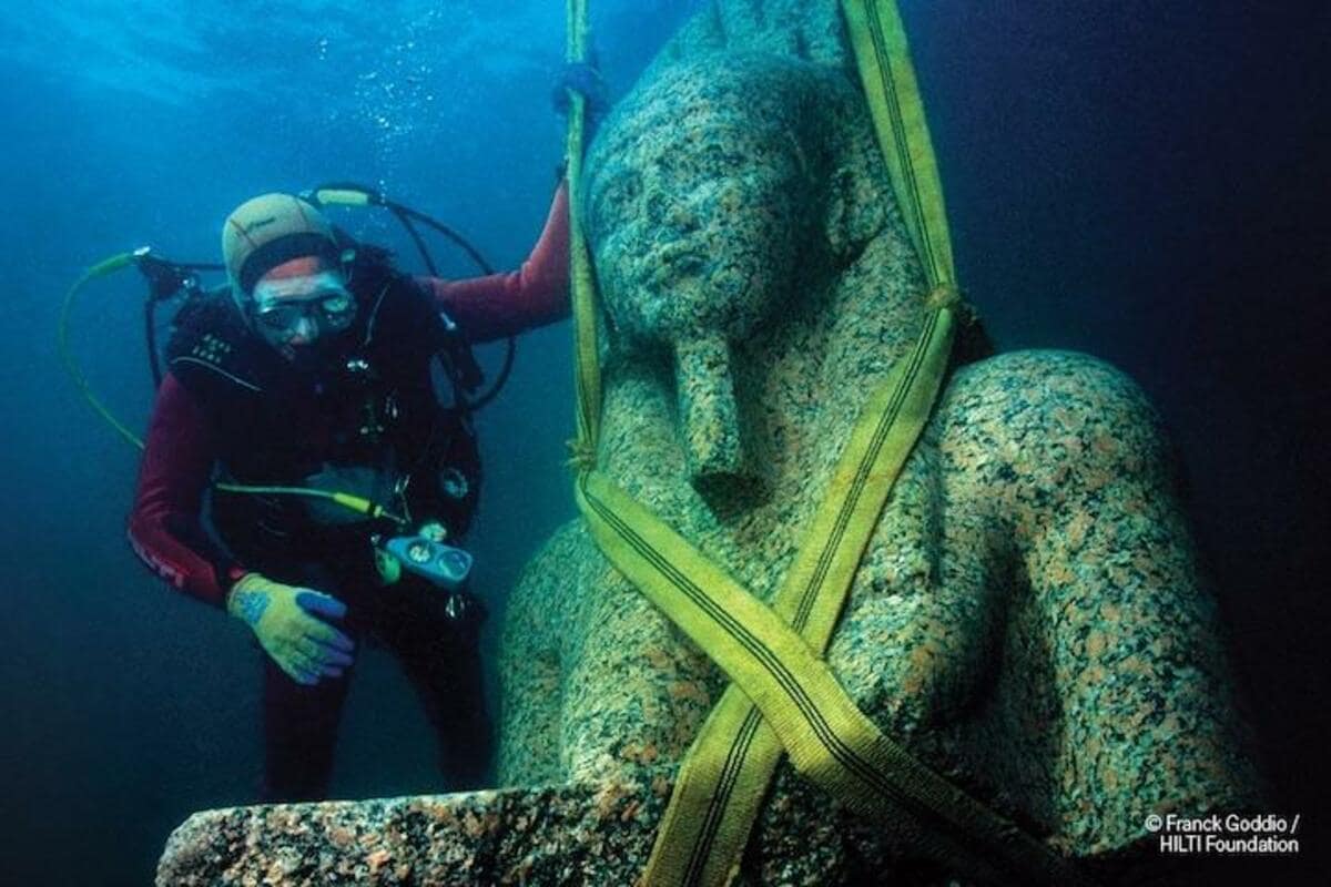 古代エジプトの水中寺院遺跡から、2100年前の軍艦を発見 海底に消えた