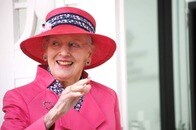 「あと2週間」デンマーク･マルグレーテ2世女王の「サプライズ退位」...「王室のスリム化」立役者の決断と影響とは？