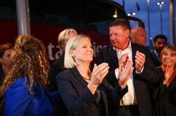 スウェーデン総選挙は与野党が大接戦、右傾化には歯止めか