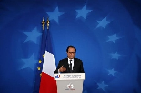 　６月２８日、フランスのオランド大統領（写真）は、英国が欧州の労働者の移動の自由を許容しなければ、同国は欧州連合（ＥＵ）の単一市場へのアクセスを失い、英国の金融センターであるシティ・オブ・ロンドンはユーロの決済拠点として機能できない、との見解を示した。ブリュッセルで２８日撮影（２０１６年　ロイター／Pascal Rossignol）