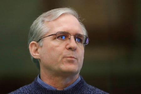 　ロシアと米国は「囚人交換」の協議を続けており、スパイ容疑でロシアで服役中の元米海兵隊員ポール・ウィラン受刑者（写真）の解放が今後２、３カ月のうちに確実になる可能性がある。ウィラン受刑者の弁護士が１５日ロイターに語った。写真は昨年６月、モスクワで撮影（２０２１年　ロイター／Maxim Shemetov）